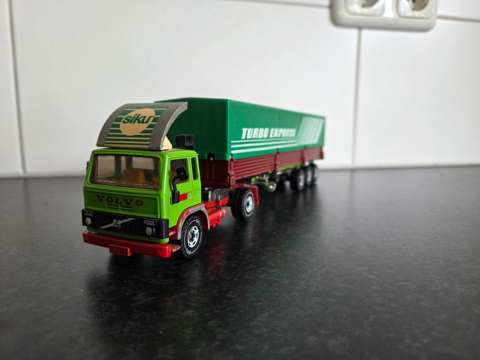 siku volvo F10 turbo 6, Hobby en Vrije tijd, Ophalen, Bus of Vrachtwagen