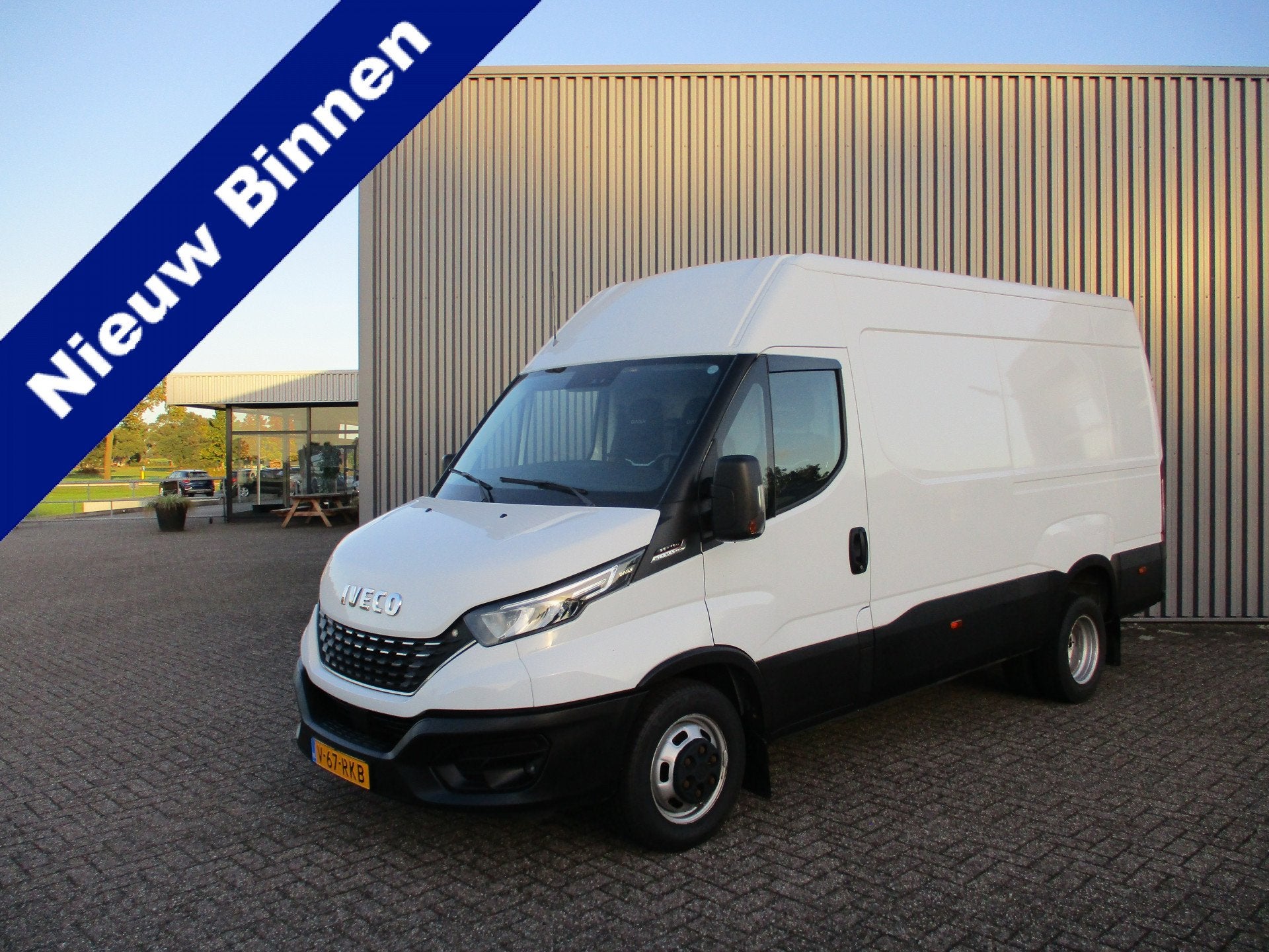 Iveco Daily 35C18 3.0 L2 H2 Automaat Navi Airco 3500 KG trek, Auto's, Automaat, Euro 6, 4 cilinders, Iveco
