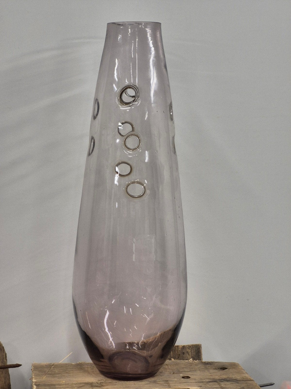 Vaas met gaten wel waterdicht ;-) Paars glas 40 cm hoog, Paars, Ophalen of Verzenden, 40 cm, Glas