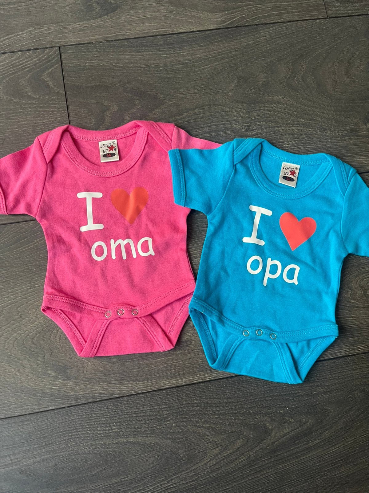 2 stuks Tweeling rompers i love opa / oma maat 56, Ophalen of Verzenden, Zo goed als nieuw, Kleding