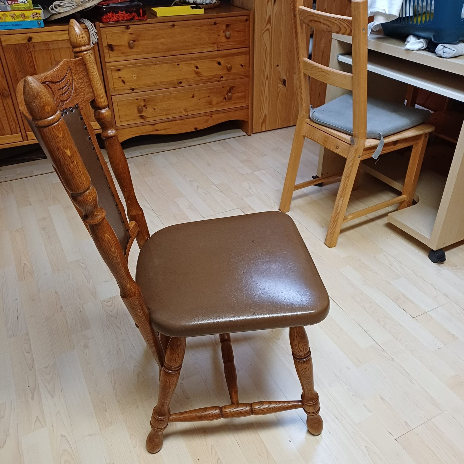 Twee eiken stoelen- gratis, Ophalen