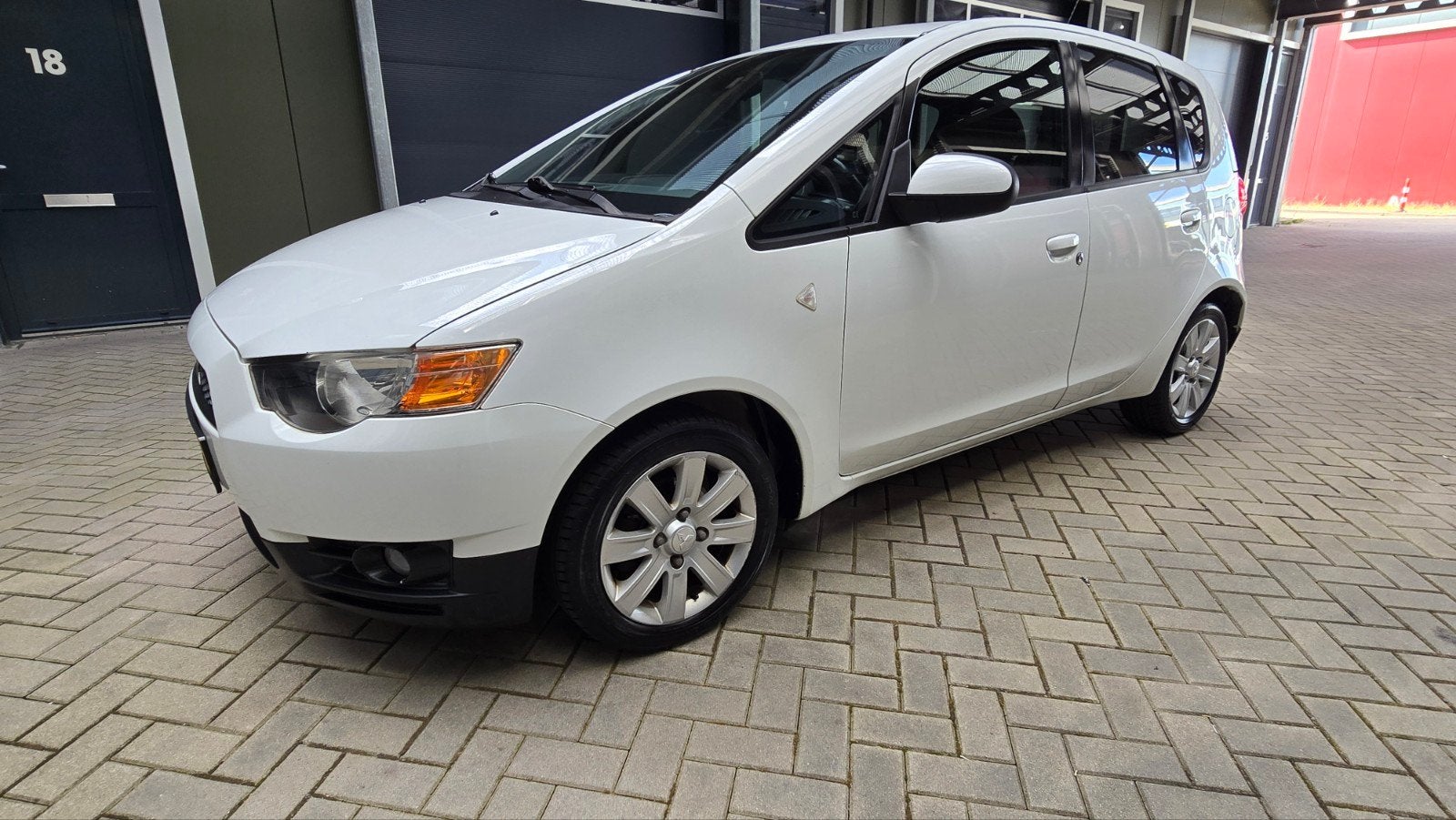 Mitsubishi Colt 1.3 5-DR AUT 2012,apk, Auto's, Stof, 31 €/maand, Origineel Nederlands, Bedrijf