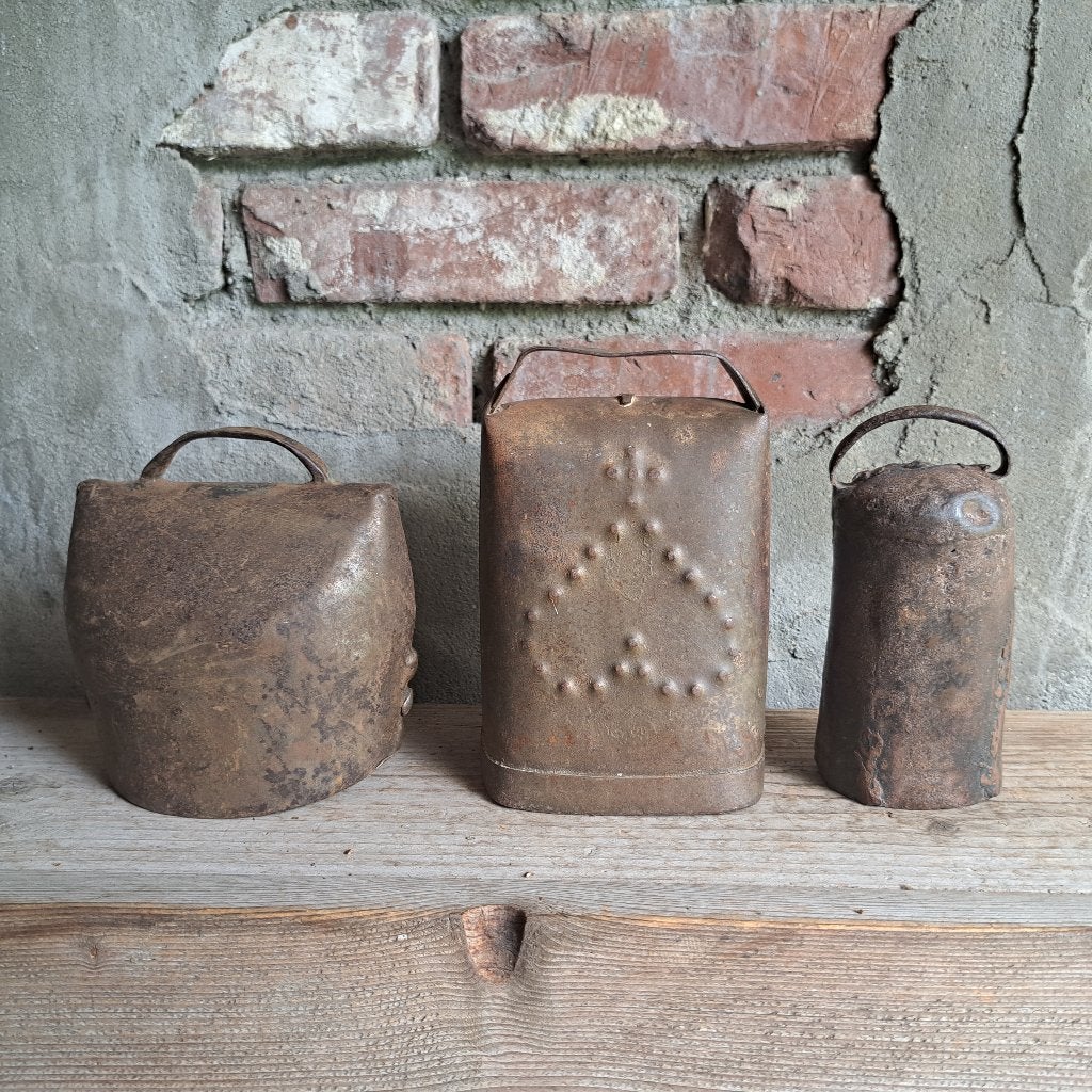 1x Oude brocante metalen koebel geitenbel bel *Etage3*, Gebruikt, ., Ophalen of Verzenden, .