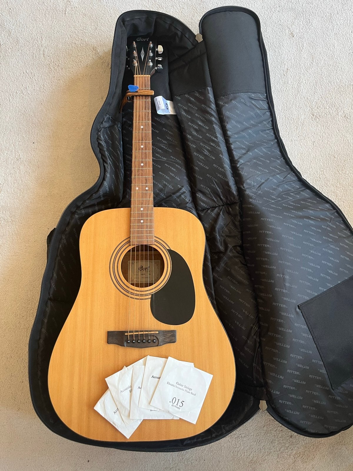 Cort AD810 NS Akoestische Gitaar met Ritter hoes en extra's, Ophalen, Gebruikt, Western- of Steelstringgitaar, Met koffer