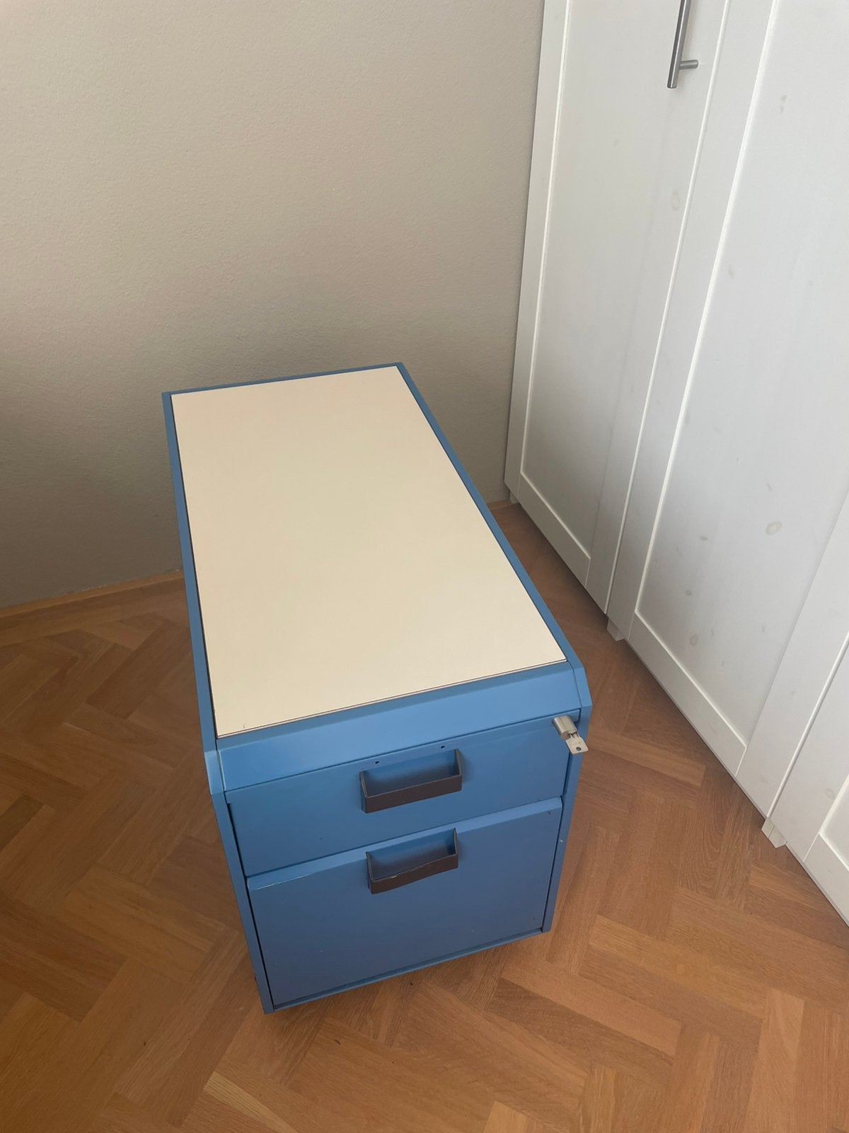Ladeblok Gispen blauw. Voor onder bureau., Huis en Inrichting, Kasten | Ladekasten, Ophalen, Gebruikt, 50 tot 100 cm, 3 of 4 laden
