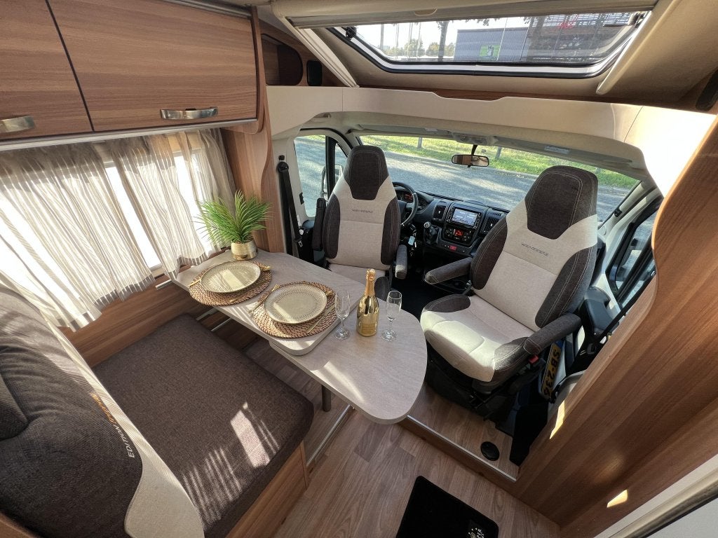 Weinsberg CaraCompact 600 MEG ENKELE BEDDEN BEARLOCK MAXFANN, Caravans en Kamperen, Boiler, Ringverwarming, Tot en met 2, 6 tot 7 meter