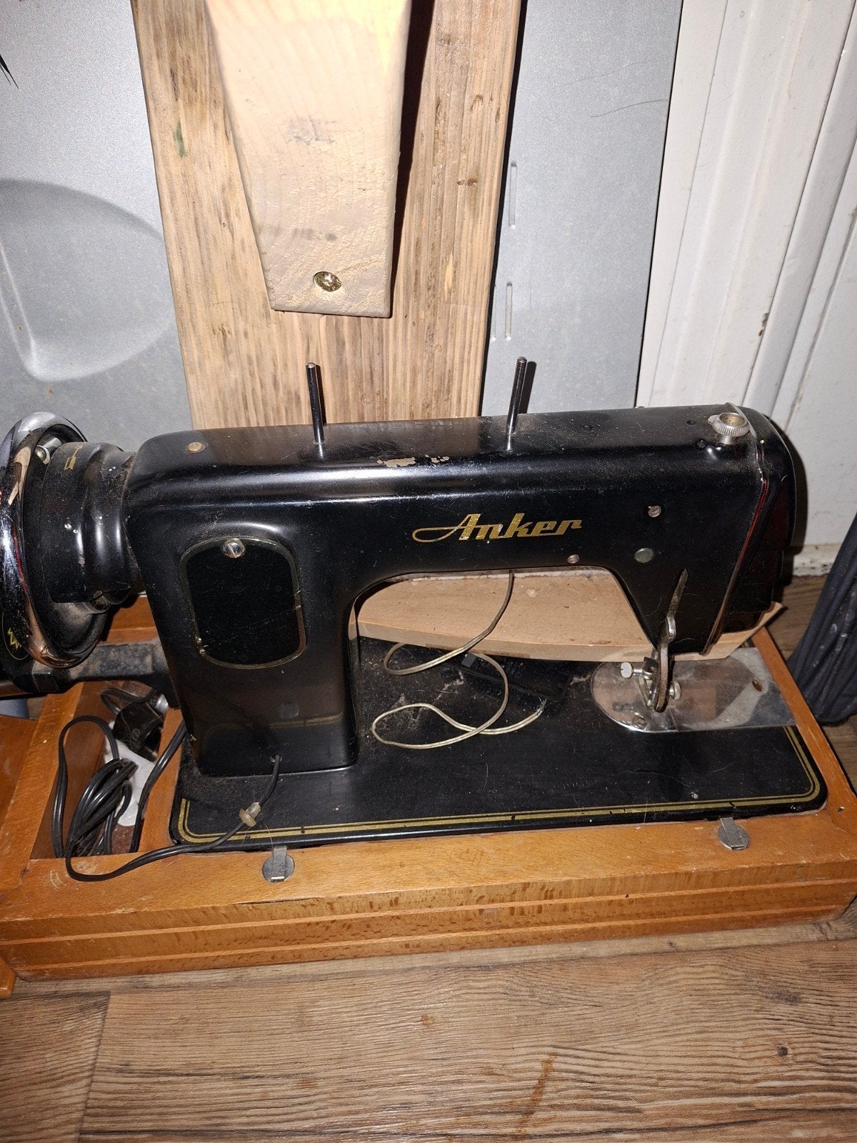 Vintage Anker naaimachine met houten onderstel, Ophalen of Verzenden