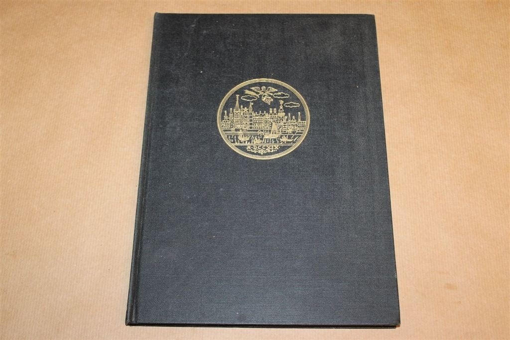 Dusseldorf — Fotoboek over Stad en Architectuur 1971, Ophalen of Verzenden, Gelezen, Overige gebieden