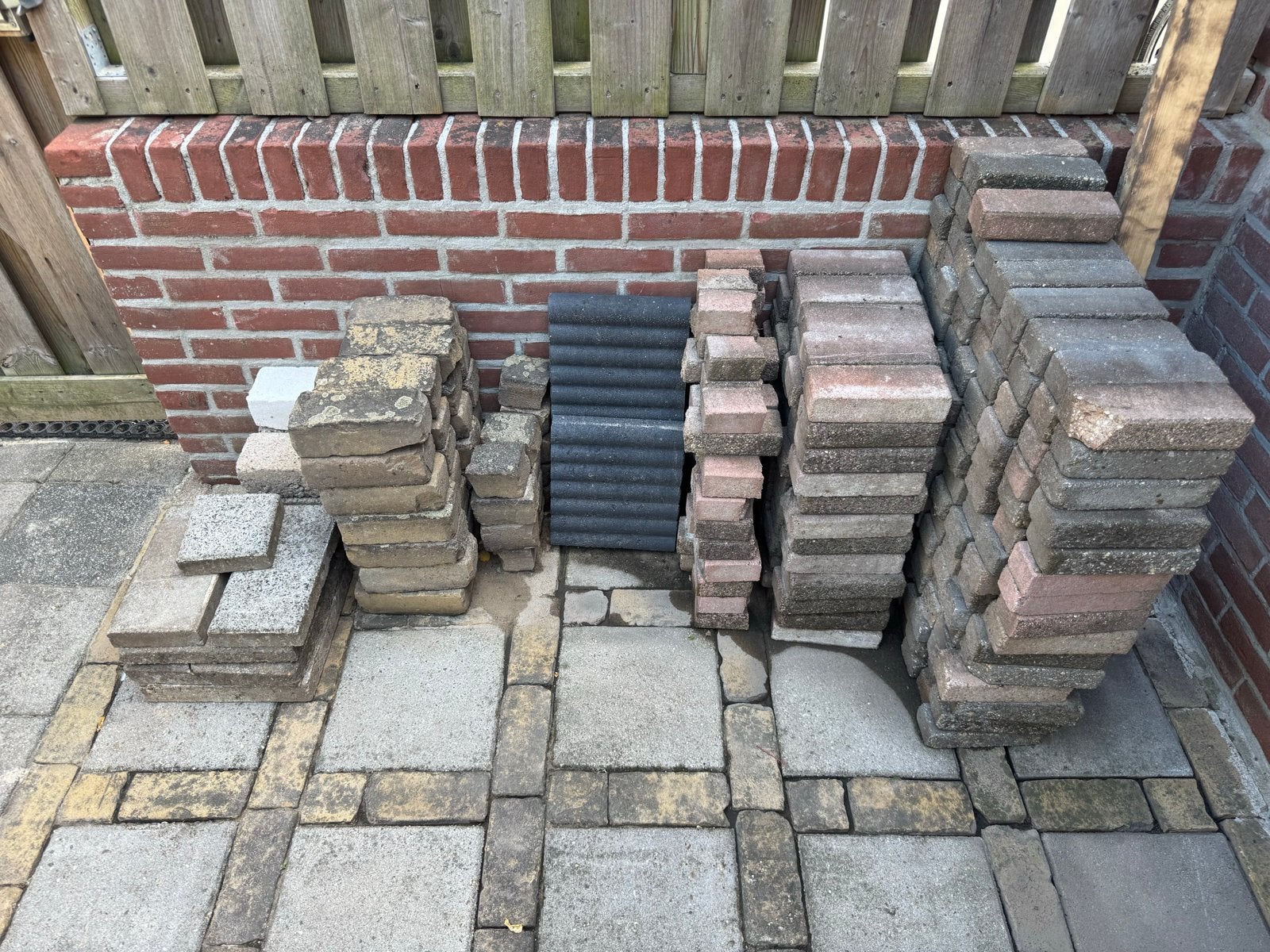 Diverse partij gebruikte stenen en tegels, Ophalen, Gebruikt, Overige typen, Minder dan 5 m²