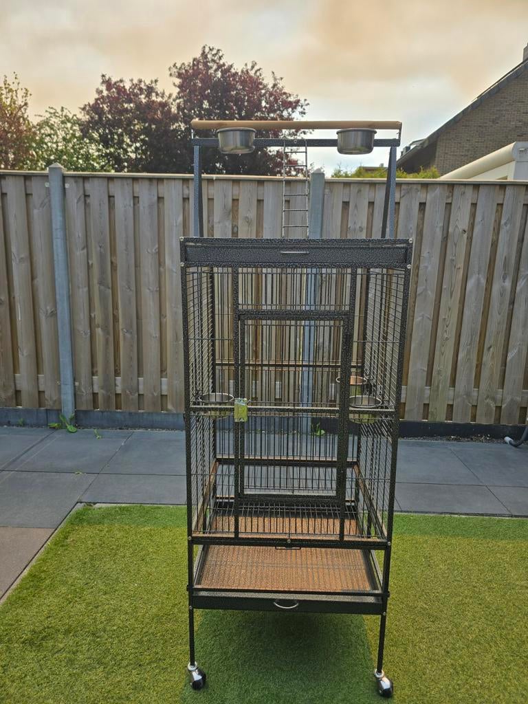 Papegaaienkooi in zeer goede staat, Ophalen, Zo goed als nieuw, Aluminium, Vogelkooi
