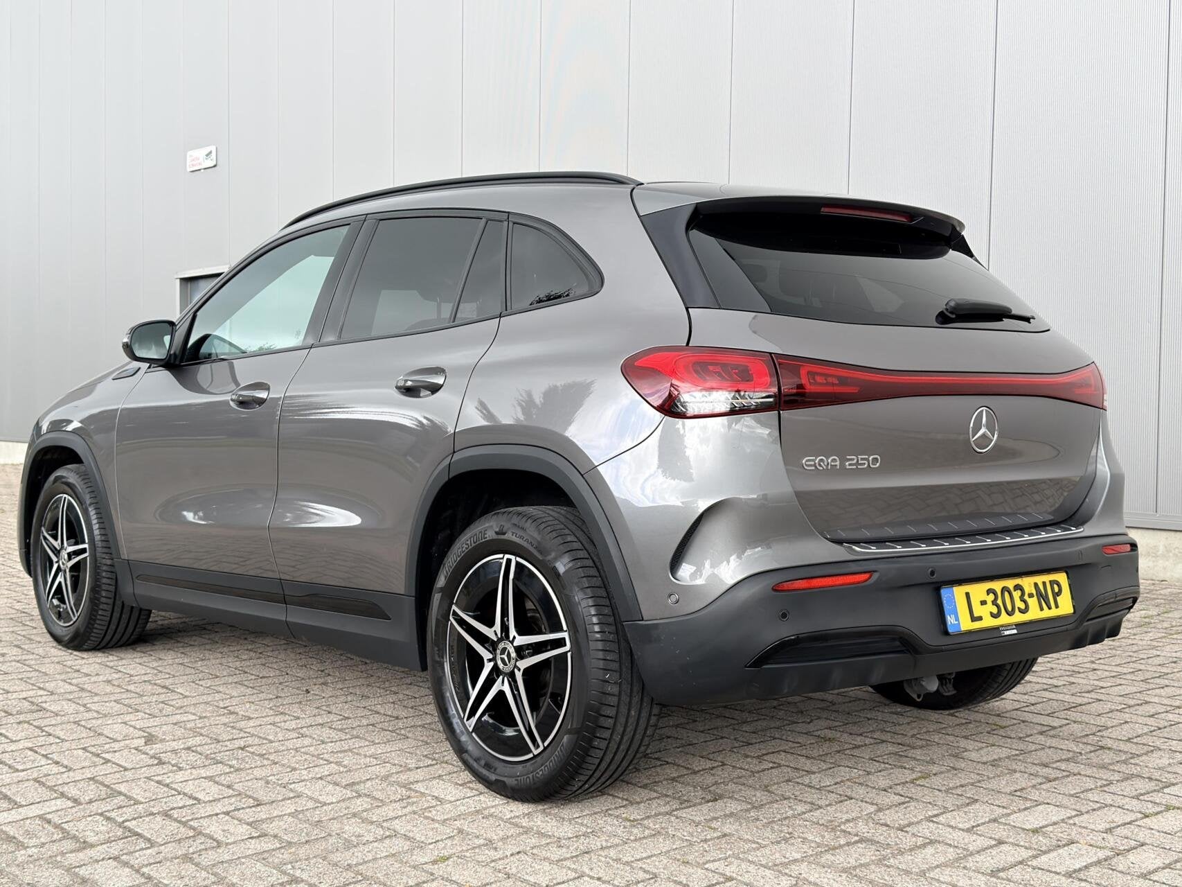 Mercedes EQA 250 Business Solution AMG 67 kWh 1e eig|Dealer, Gebruikt, 750 kg, 190 pk, Met garantie (alle)