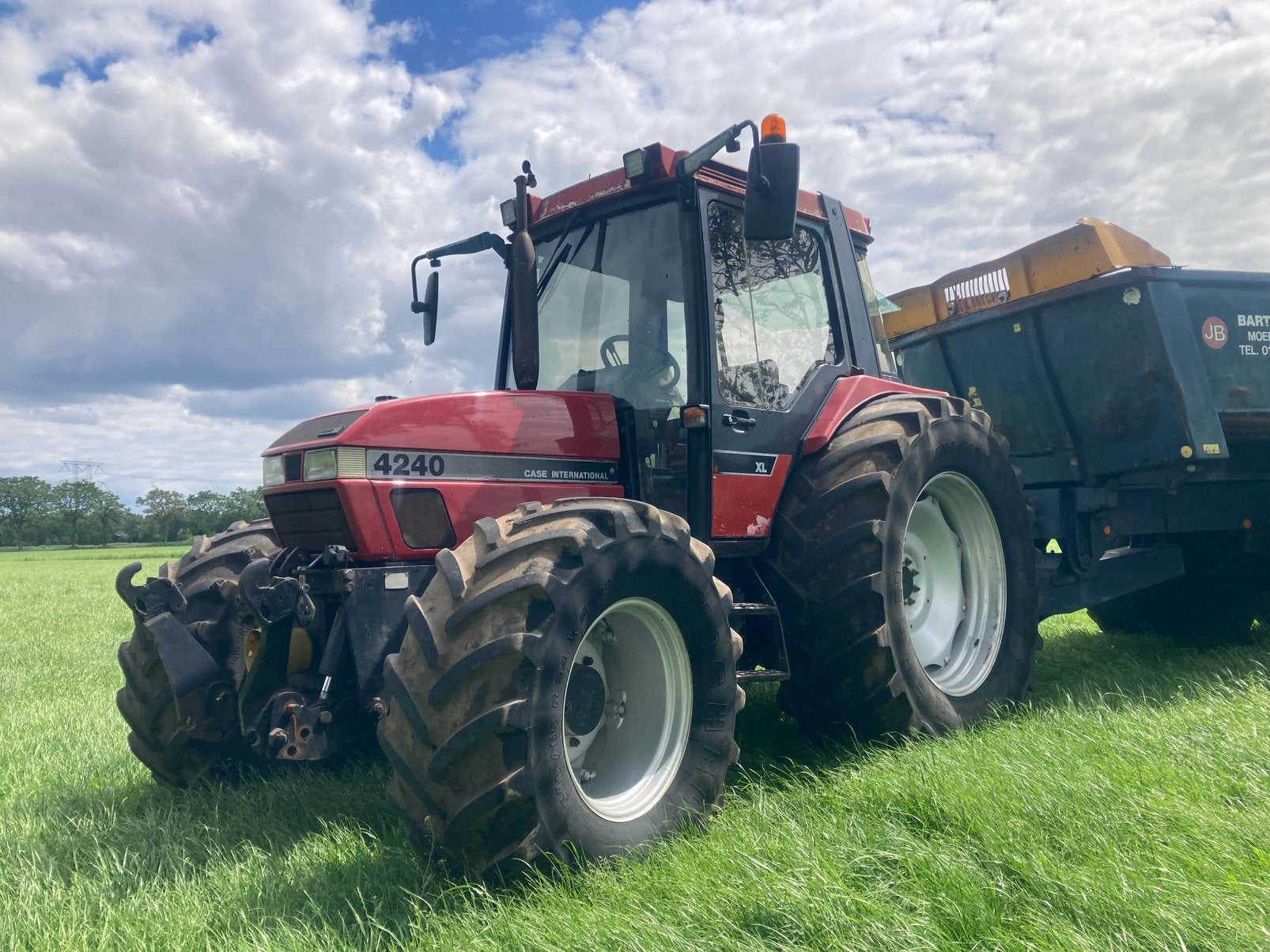 case 4240 loopt 50kmh.  Beco 180, Zakelijke goederen, Ophalen, Gebruikt, Tot 80 Pk, Case IH
