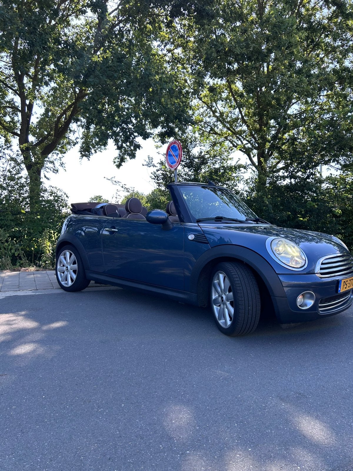 Mini 1.6 Cooper Cabrio 2009 Blauw, Auto's, 4 cilinders, Cabriolet, Leder, Bruin