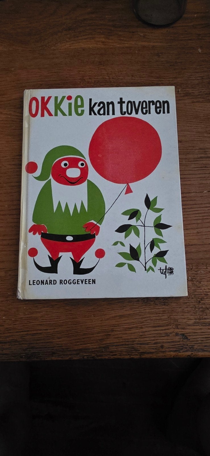 OKKie kan toveren - Leonard Roggeveen (kinderboek), Boeken, Ophalen of Verzenden, Gelezen, Leonard Roggeveen, Sprookjes