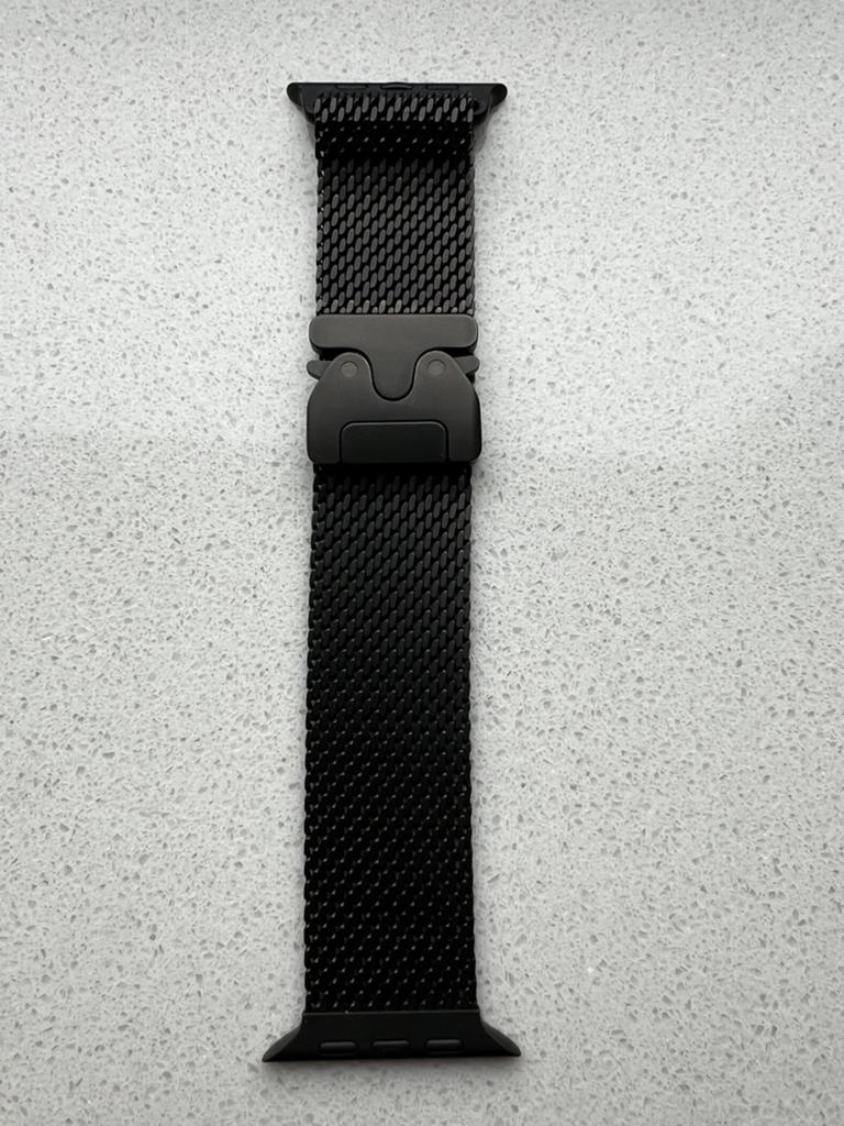 Apple watch Ultra Milanees bandje zwart titanium (49 mm) S, Ophalen of Verzenden, Zo goed als nieuw, Zwart, IOS
