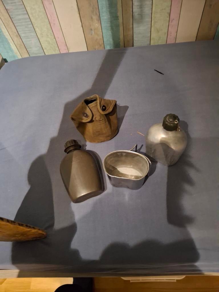 Vintage Militaire Veldflessen en Peddel Collectie, Ophalen, Overige soorten, Overige gebieden, Overige typen
