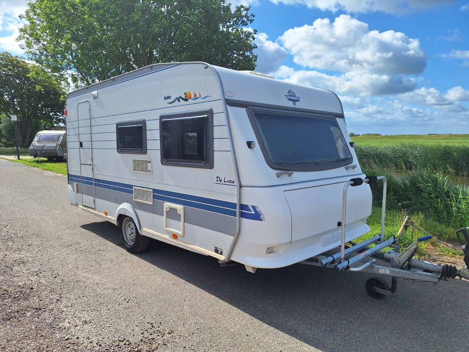 Hobby 440 SF met voortent uitbouw luifel dubbel fietsenrek, Caravans en Kamperen, Caravans, Particulier, tot en met 4, Treinzit