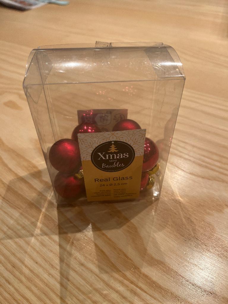 Kleine kerstballetjes rood kerst, Ophalen of Verzenden, Zo goed als nieuw