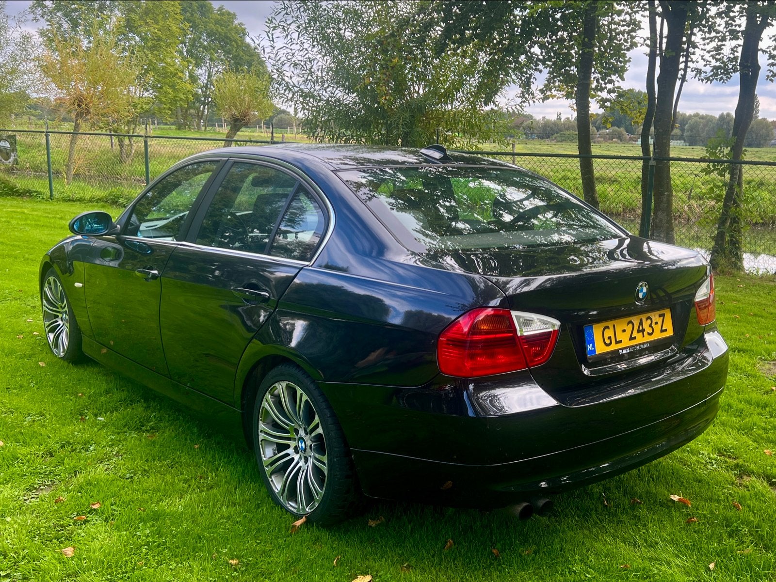 BMW 3-Serie 2.5 I 325 AUT 2005 Zwart, Auto's, Automaat, 745 kg, 2497 cc, Zwart