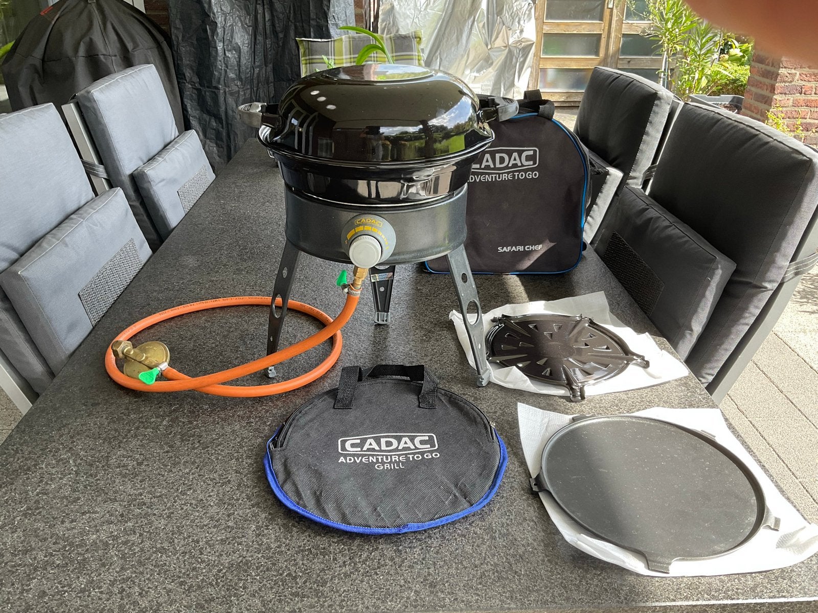 Cadac Safari Chef gasbarbecue: Compacte Buitenkeuken, Ophalen of Verzenden, Zo goed als nieuw
