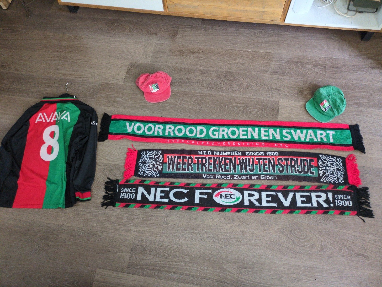 NEC Fanpakket: Shirt, Sjaals en Caps, Maat L, Ophalen of Verzenden, Gebruikt, Set