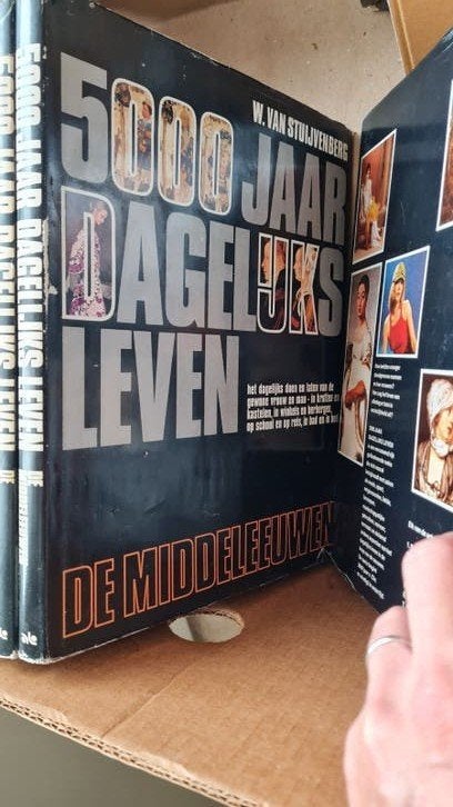 5000 Jaar Dagelijks Leven - Complete Serie, Ophalen of Verzenden, 14e eeuw of eerder, Gelezen, W. van Stuijvenberg