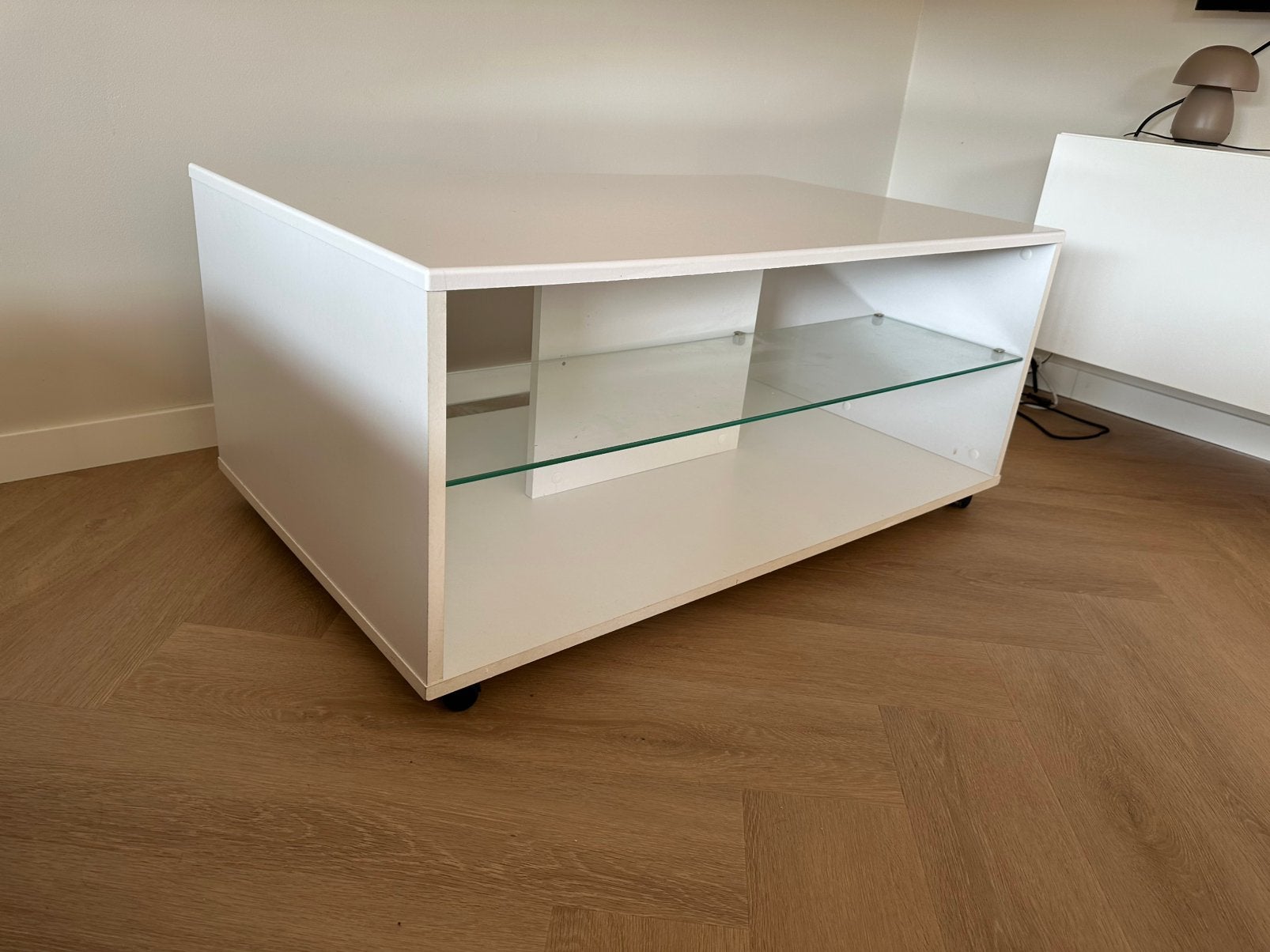 Foto 2 van Salontafel wit hoogglans rolbaar