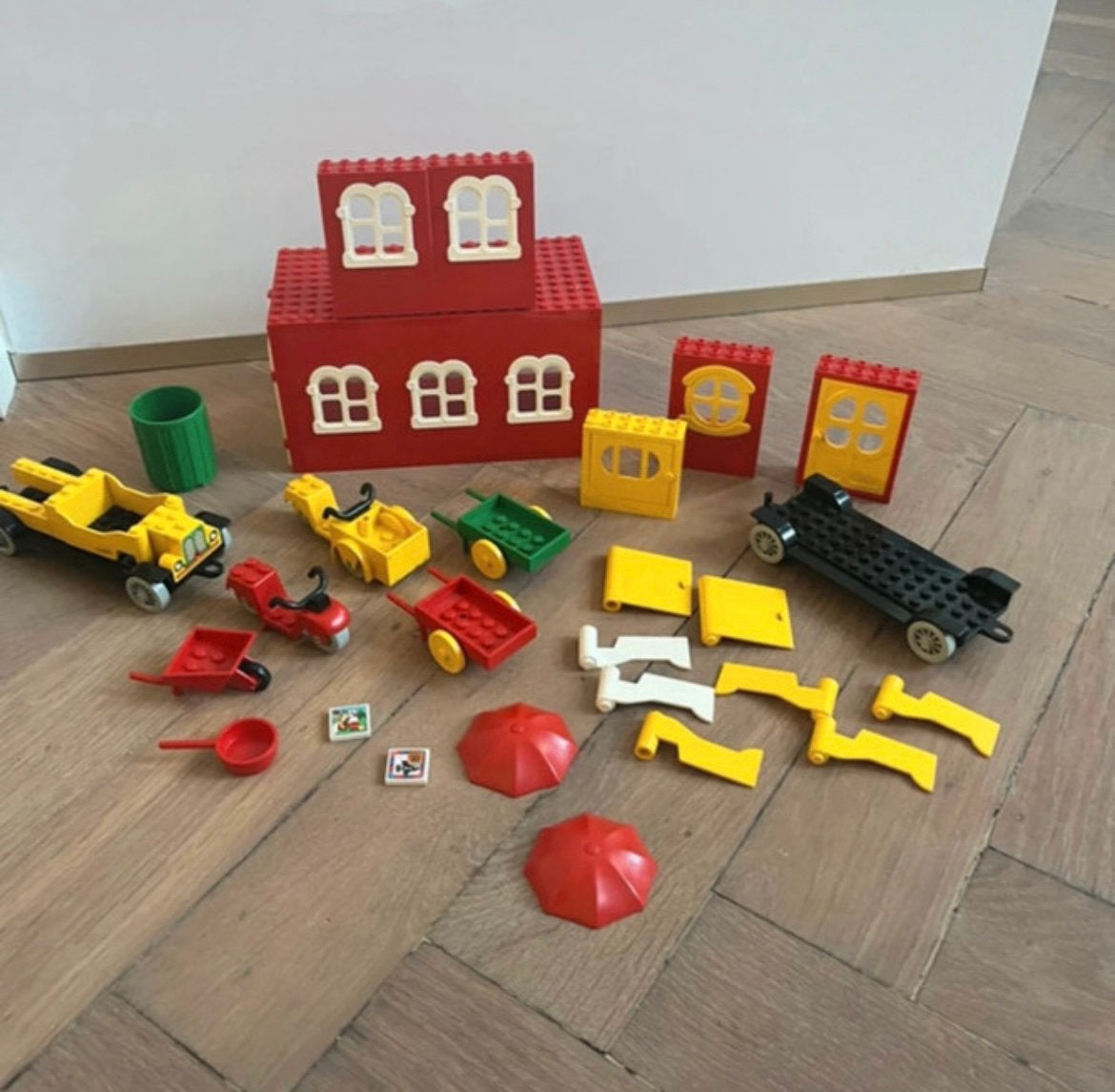 Lego fabulant onderdelen kruiwagen auto deur paraplu, Ophalen of Verzenden, Gebruikt, Lego