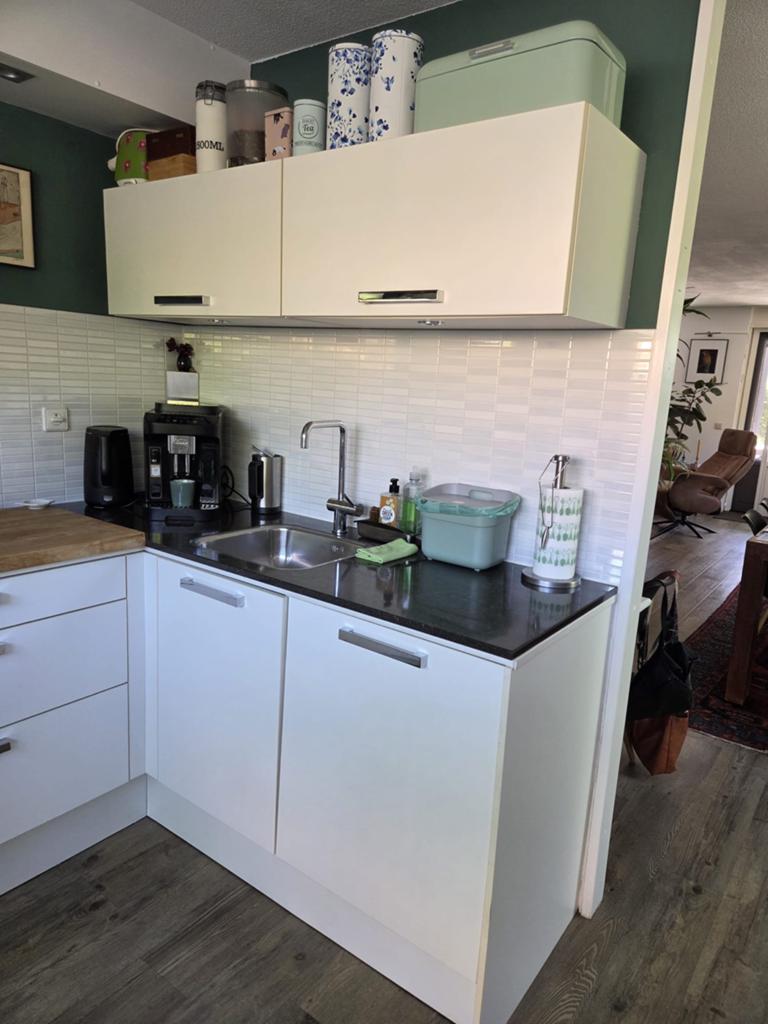 Complete keuken met inbouwapparatuur zelf demonteren, Huis en Inrichting, Keuken | Complete keukens, Wit, Hoekkeuken, Ophalen of Verzenden
