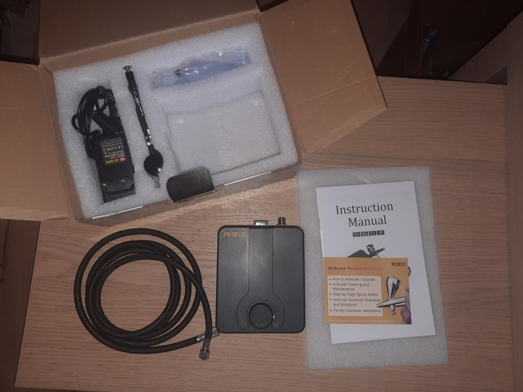 airbrush compressor bureaumodel 25 euro, Ophalen of Verzenden, Nieuw, Olievrij