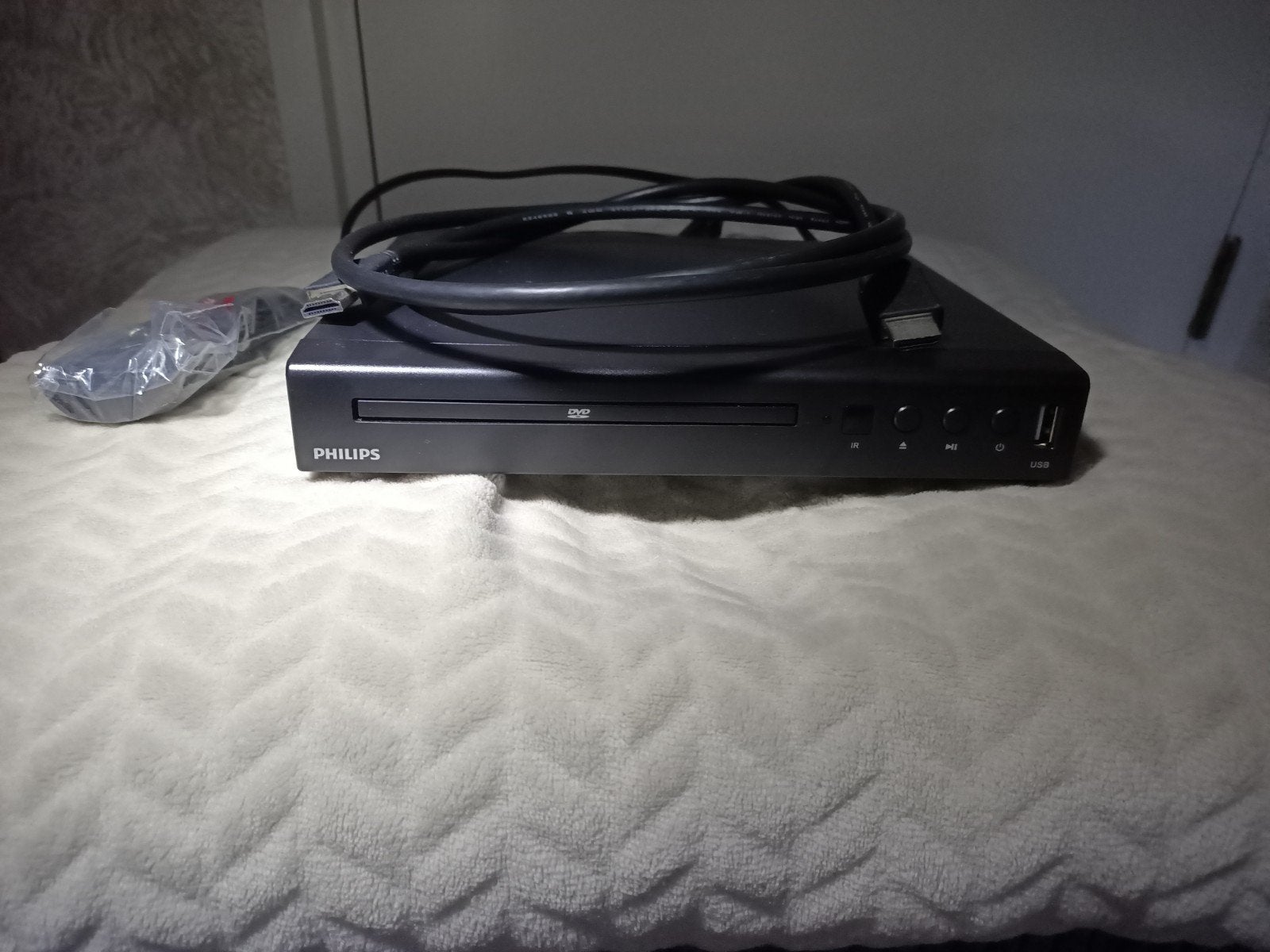 Klein zwarte Phillips dvd/cd/usb spelerTAEP200/12+Hdmi kabel, Ophalen, Zo goed als nieuw