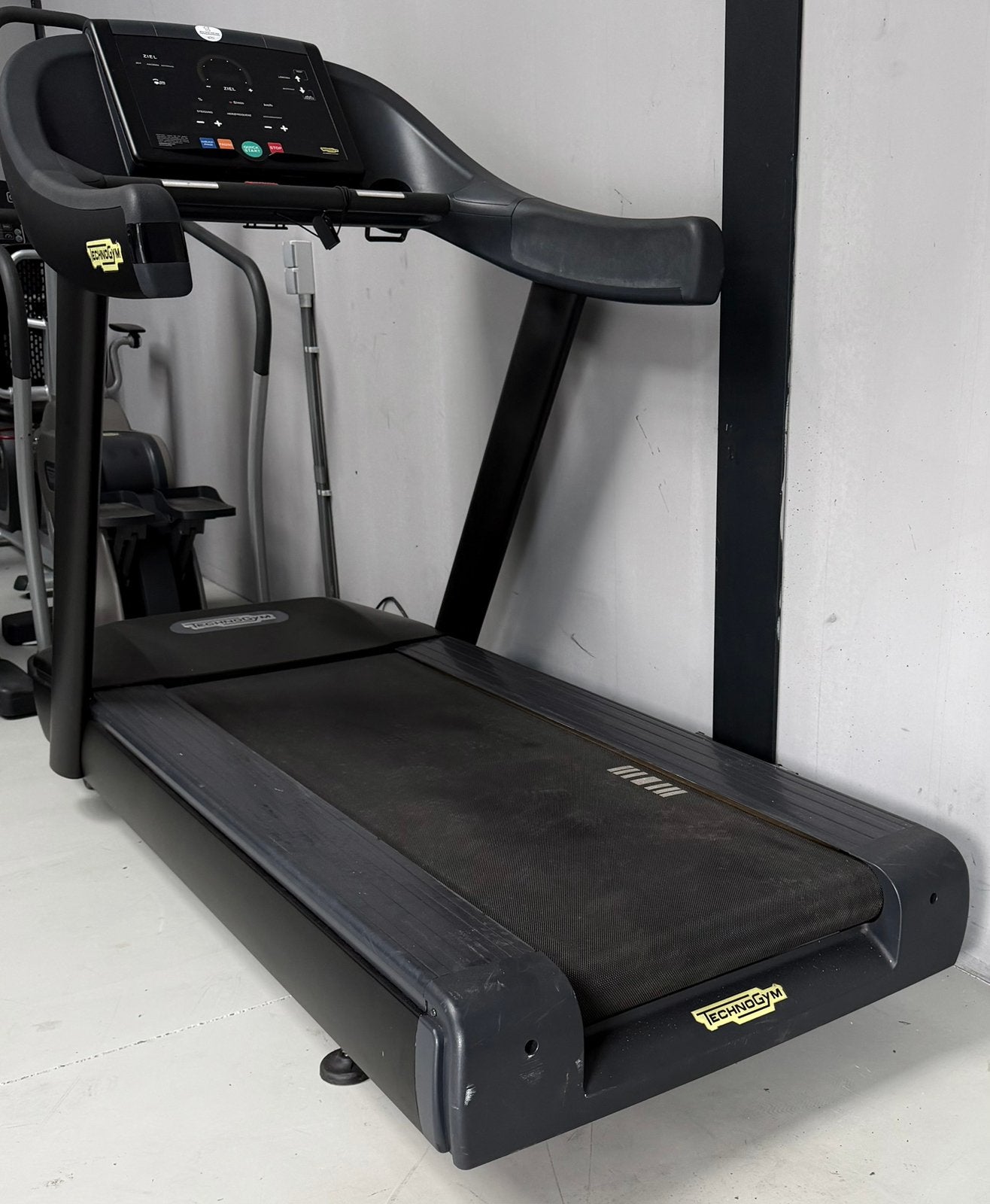 Technogym BLACK Loopband - Zo goed als nieuw, Ophalen of Verzenden, Zo goed als nieuw, Benen, Overige typen
