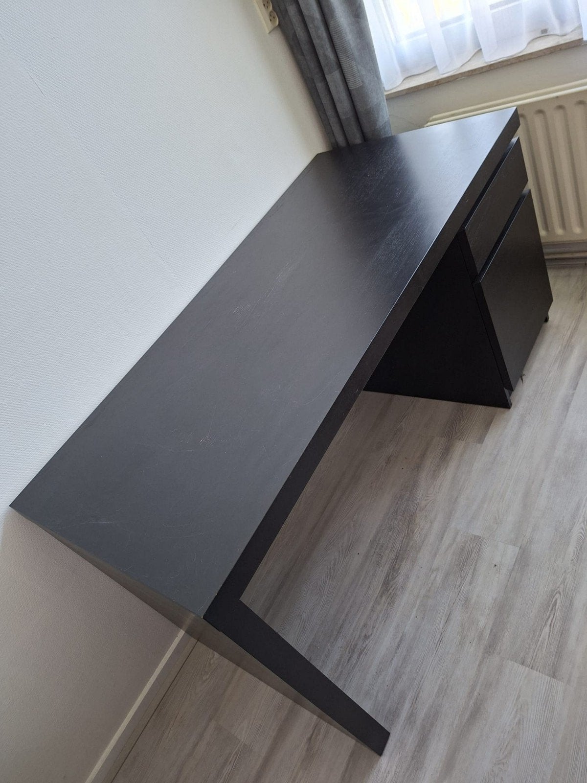 Stevig bureau, Ophalen, Zwart, Gebruikt, 65 cm