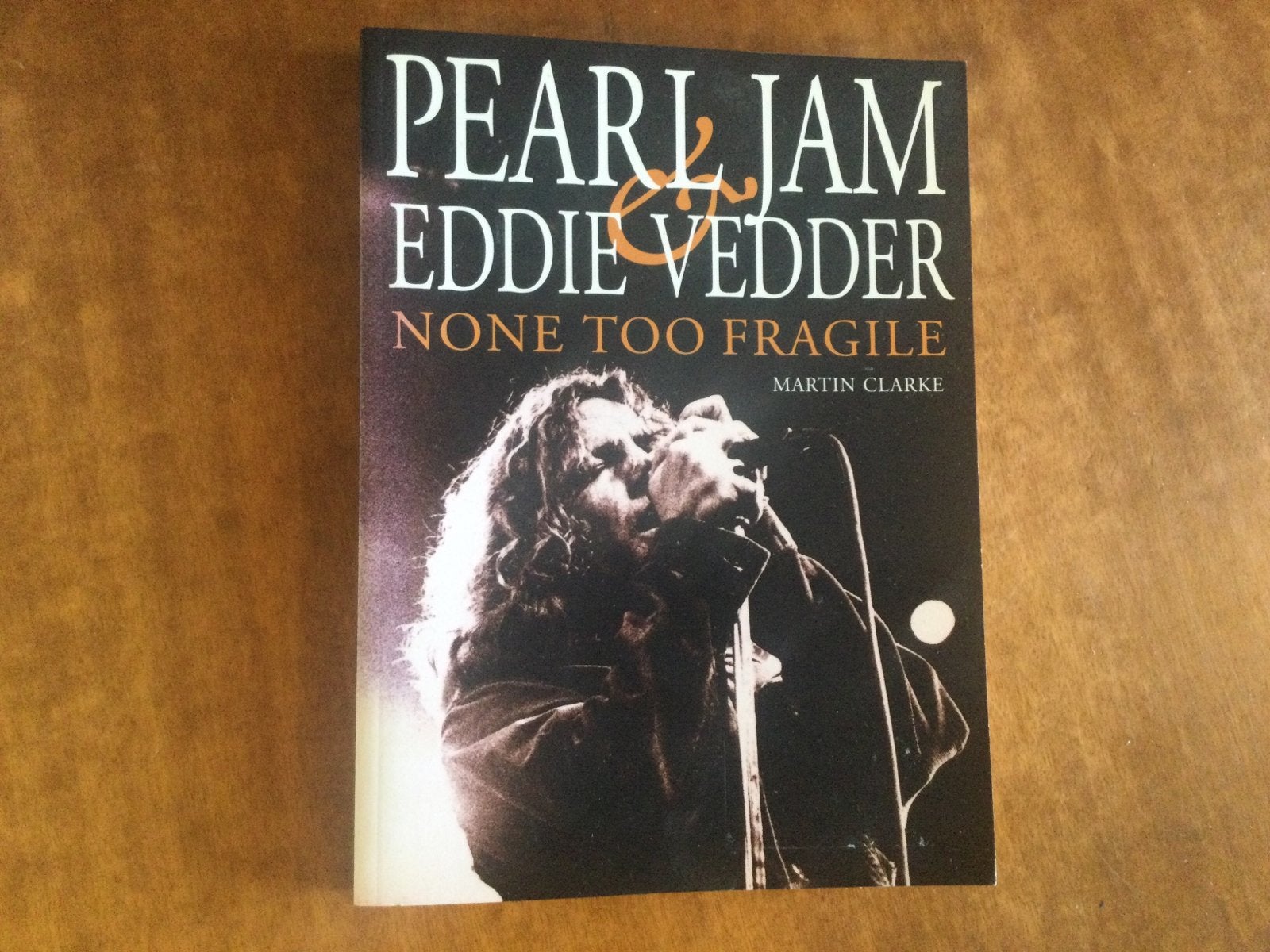 Boek Pearl Jam & Eddie Vedder, Ophalen of Verzenden, Zo goed als nieuw, Artiest