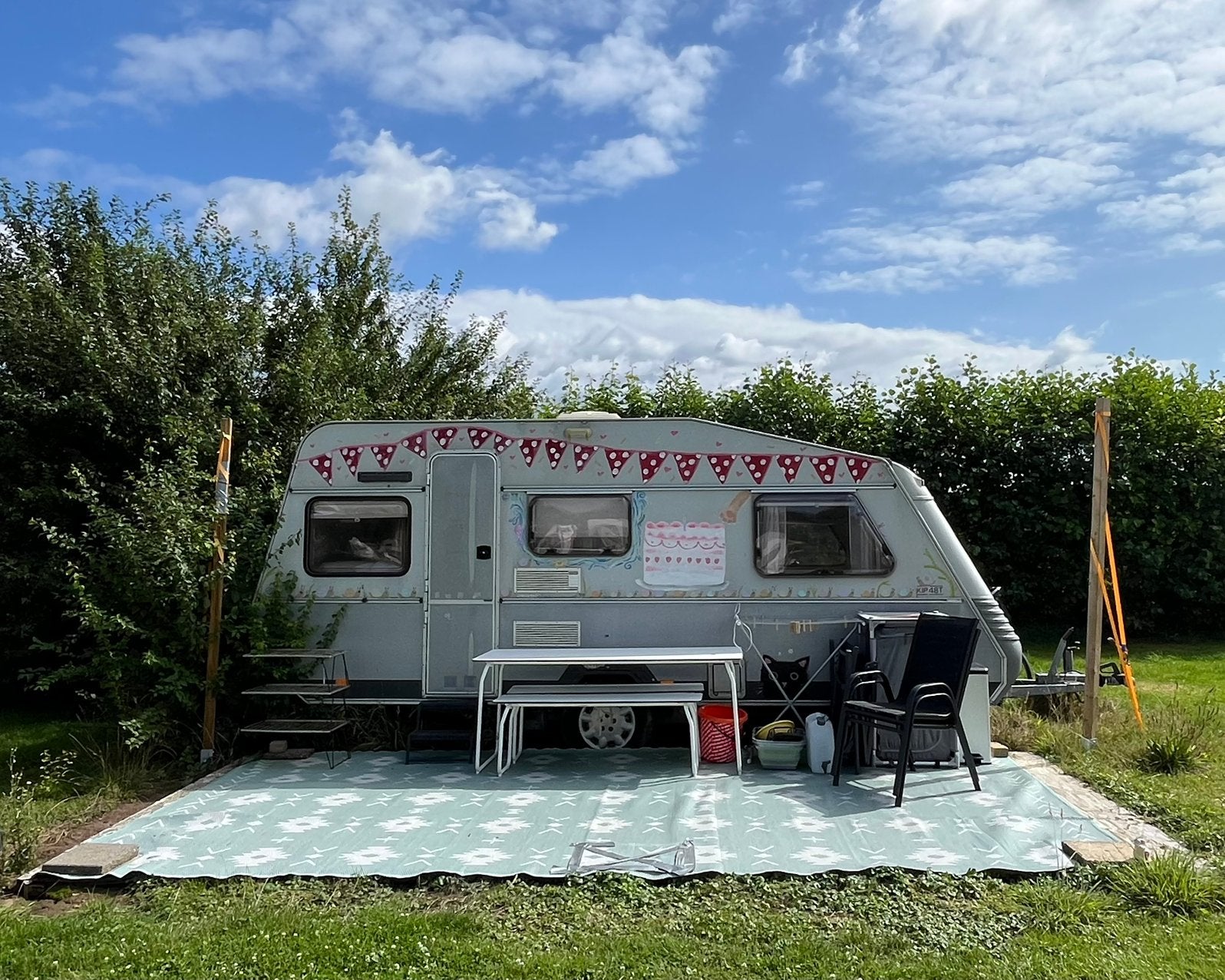 Caravan Kip KG-48t te koop bj. 1994 - kunstige Kip 48t, Caravans en Kamperen, Rondzit, Openslaande ramen, Kip, Omvormbare zithoek