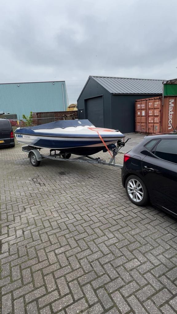 Speedboot met 50pk 4 takt motor!, Watersport en Boten, Speedboten, Zo goed als nieuw, Benzine, Minder dan 70 pk, Polyester, Buitenboordmotor