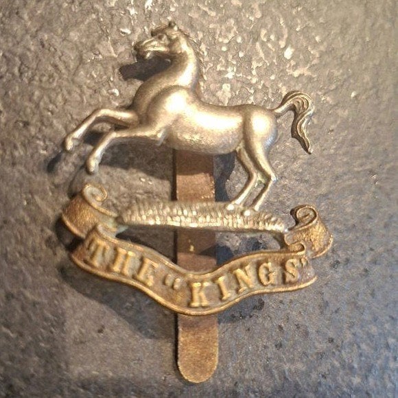 ww1 ww2 cap badge engels, Ophalen of Verzenden, Engeland, Embleem of Badge