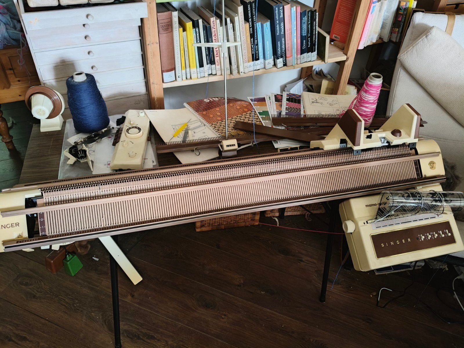 Breimachine Singer Dubbelbed met memomatic en  extras, Ophalen, Gebruikt, Breien, Machine
