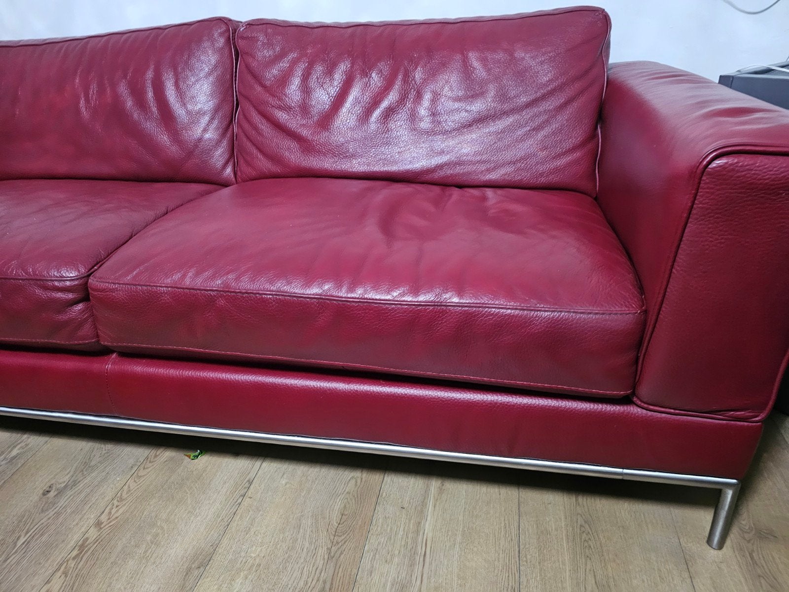 Eettafel met 6 stoelen en 2 banken - Symbolische prijs, Huis en Inrichting, Gebruikt, Ophalen of Verzenden, Vijf personen of meer