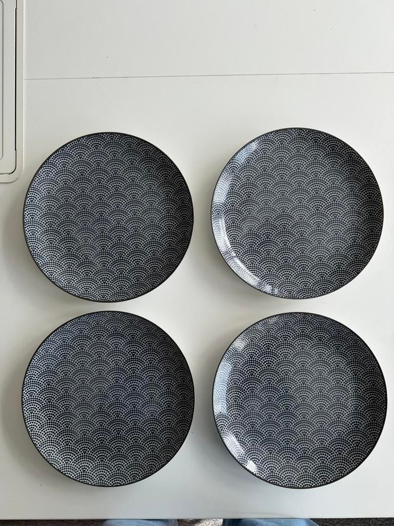 Tokyo Design Studio Nippon Black borden set 4 stuks, Keramiek, Ophalen of Verzenden, Zo goed als nieuw, Bord(en)