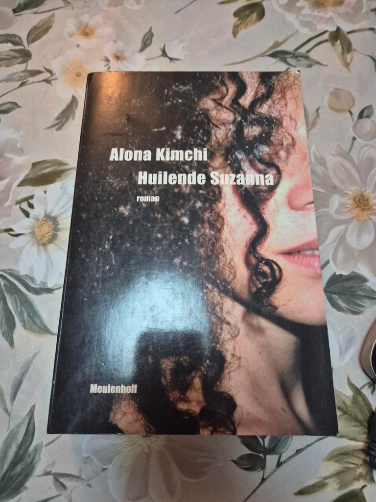 Alona Kimchi - Huilende Suzanna (roman), Ophalen of Verzenden, Gelezen, Alona Kimchi, Wereld overig