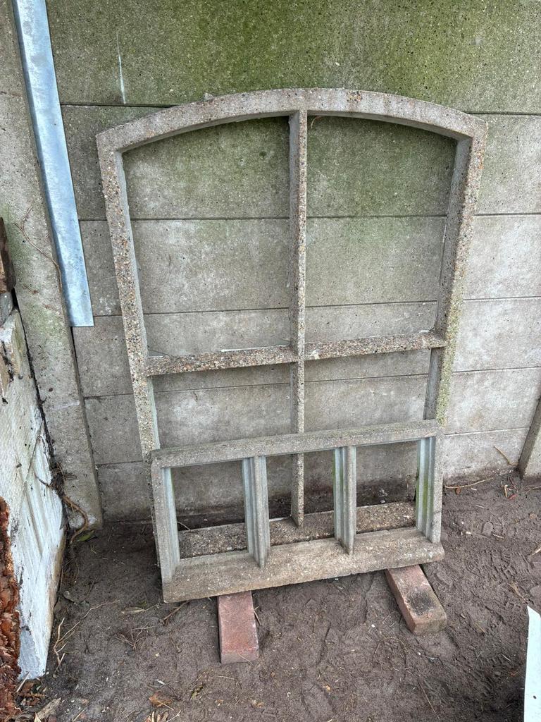 Beton ramen t.e.a.b, Ophalen of Verzenden, Zo goed als nieuw, 80 tot 120 cm, Gevelraam of Ruit