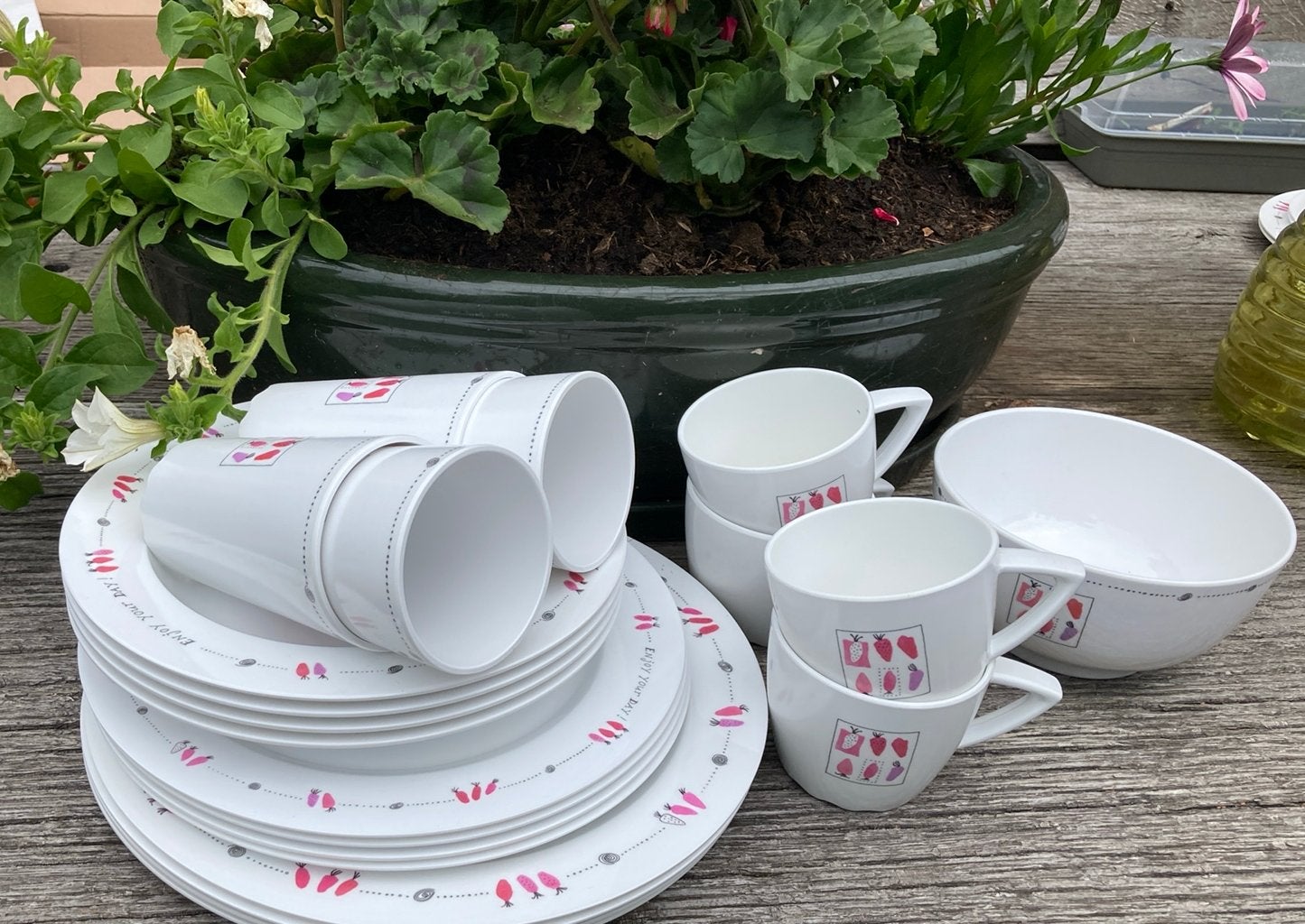 Mepal servies Enjoy your day! Margriet campingservies, Ophalen of Verzenden, Gebruikt
