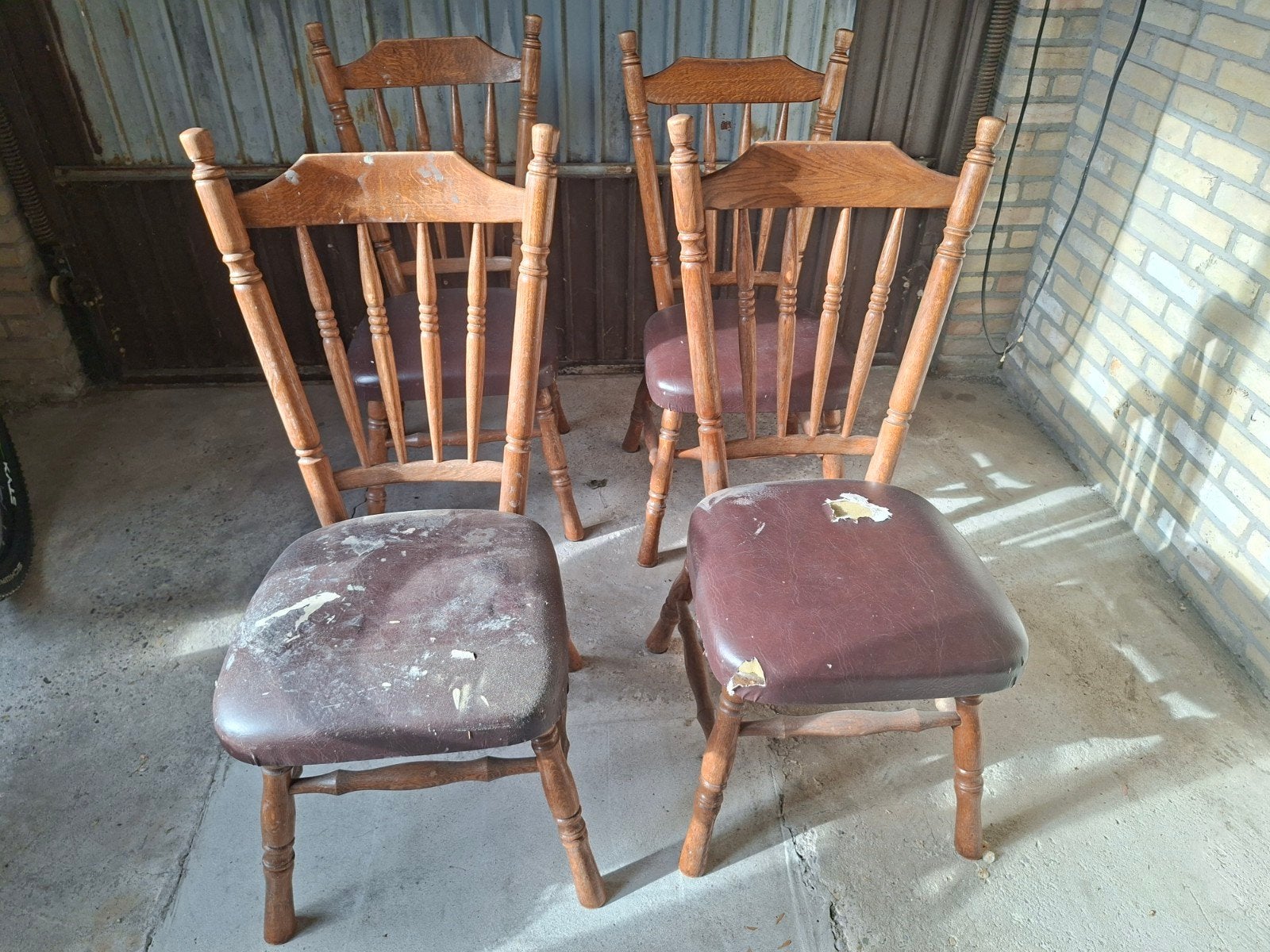 4 Gratis Spijl Stoelen, Huis en Inrichting, Ophalen, Gebruikt, Bruin