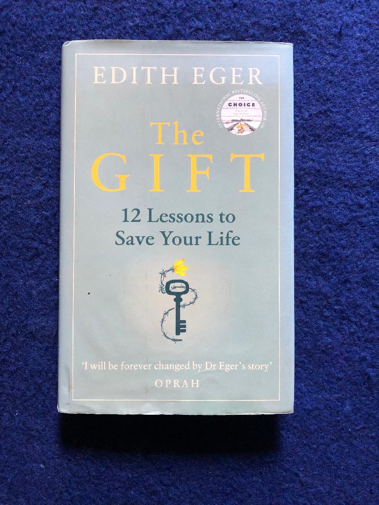 Edith Eger.  The gift, Ophalen of Verzenden, Zo goed als nieuw