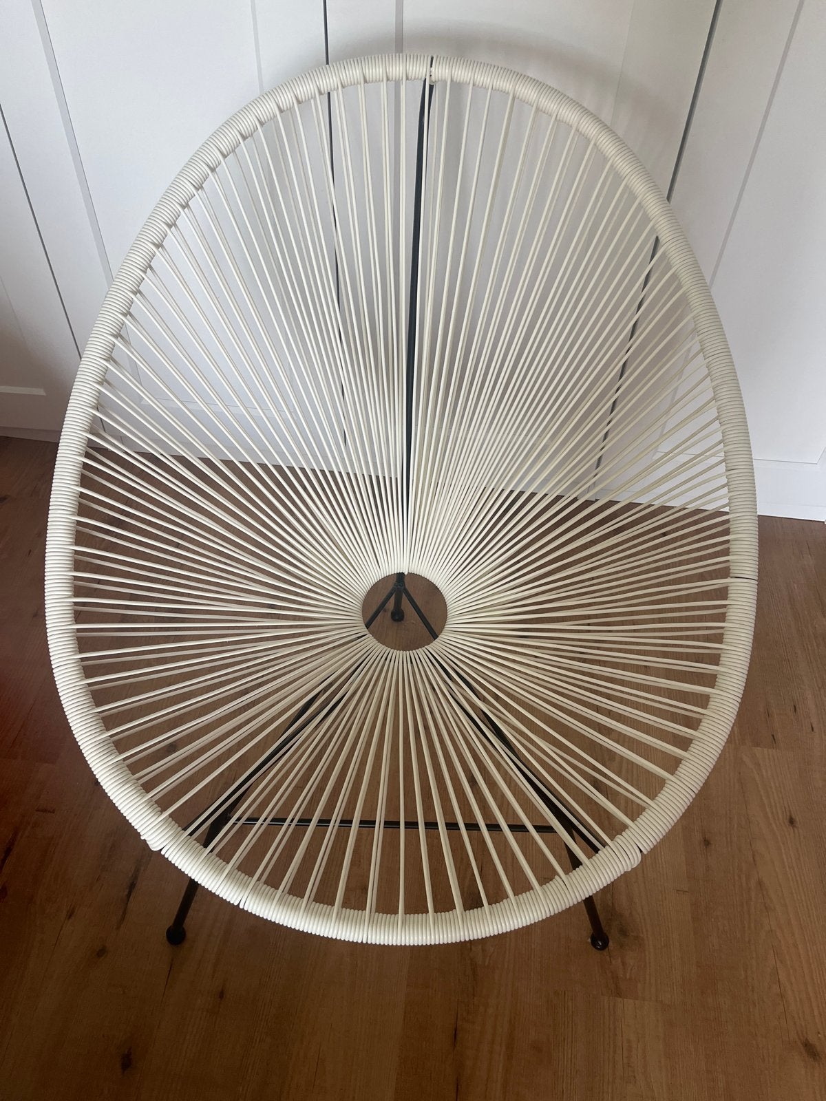 Witte draad Kuipstoel - Comfortabel en Stijlvol Design, Huis en Inrichting, Stoelen, Ophalen, Kunststof, Wit, Zo goed als nieuw