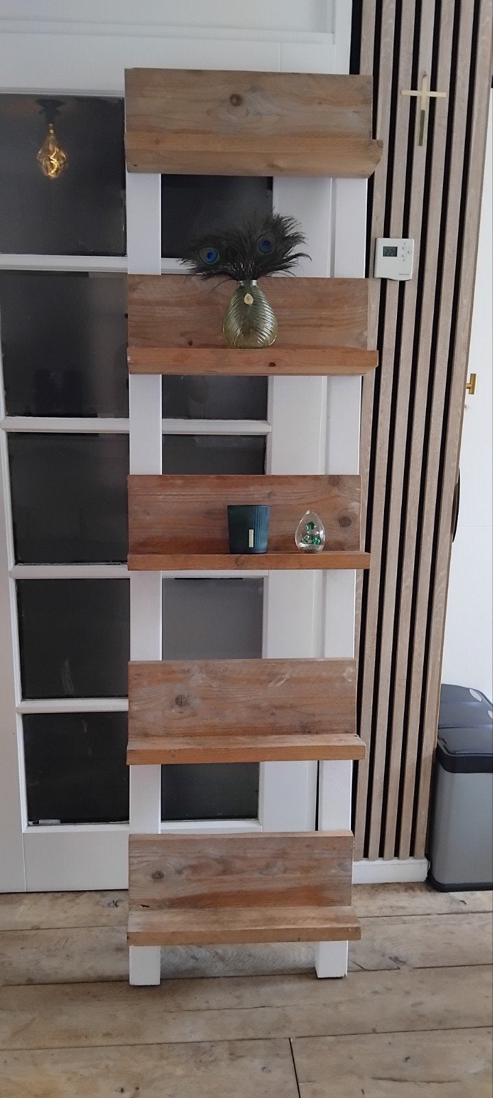 Unieke houten wandplank / decoratieve ladder