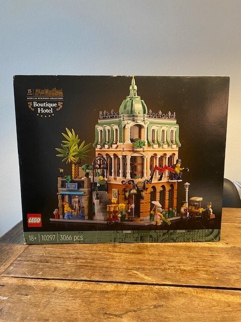 lego Modulair Buildings 10297, Overige thema's, Nieuw, Ophalen of Verzenden, Complete set