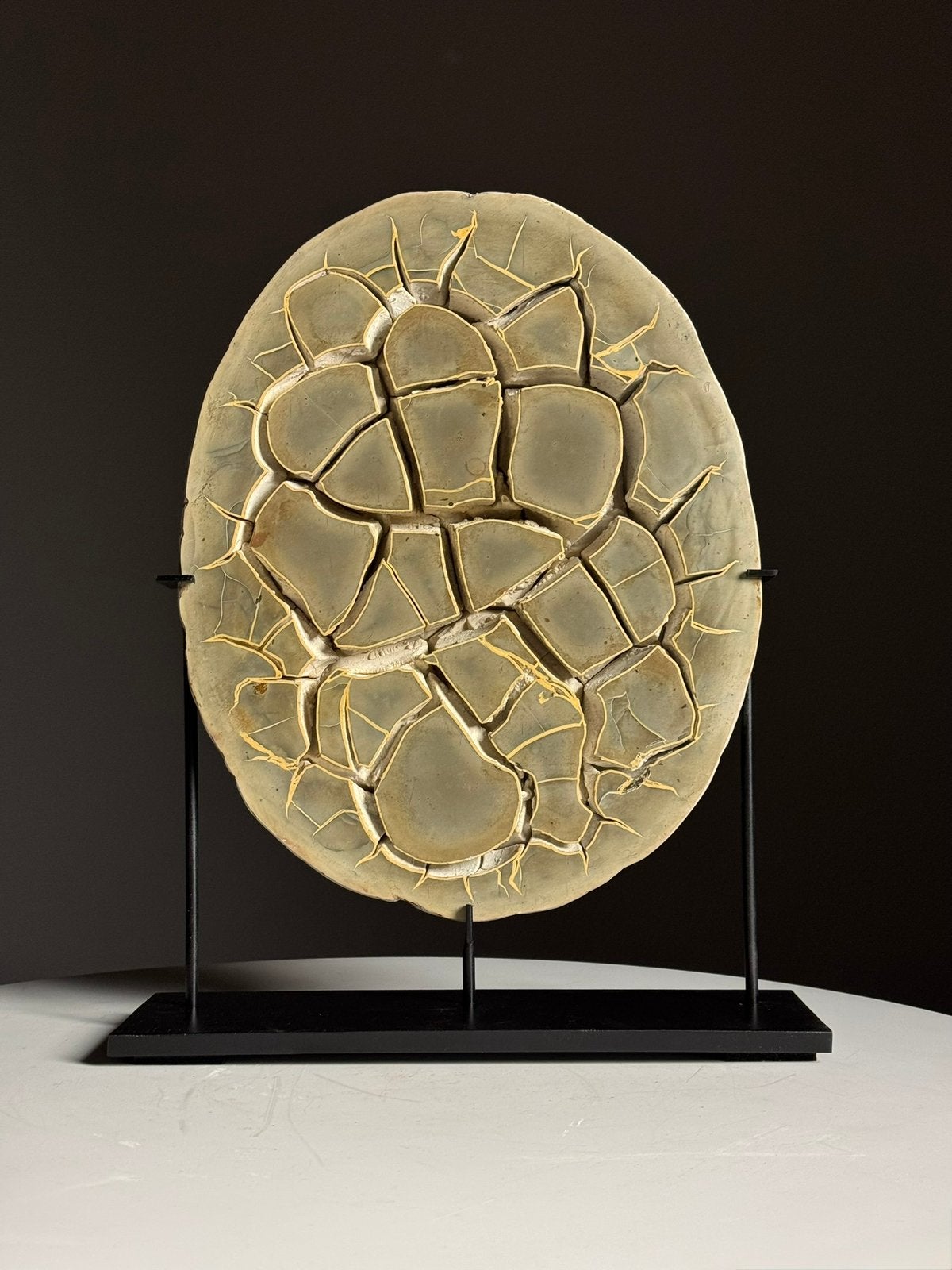 Septaria Nodule op custom standaard, Antiek en Kunst, Ophalen