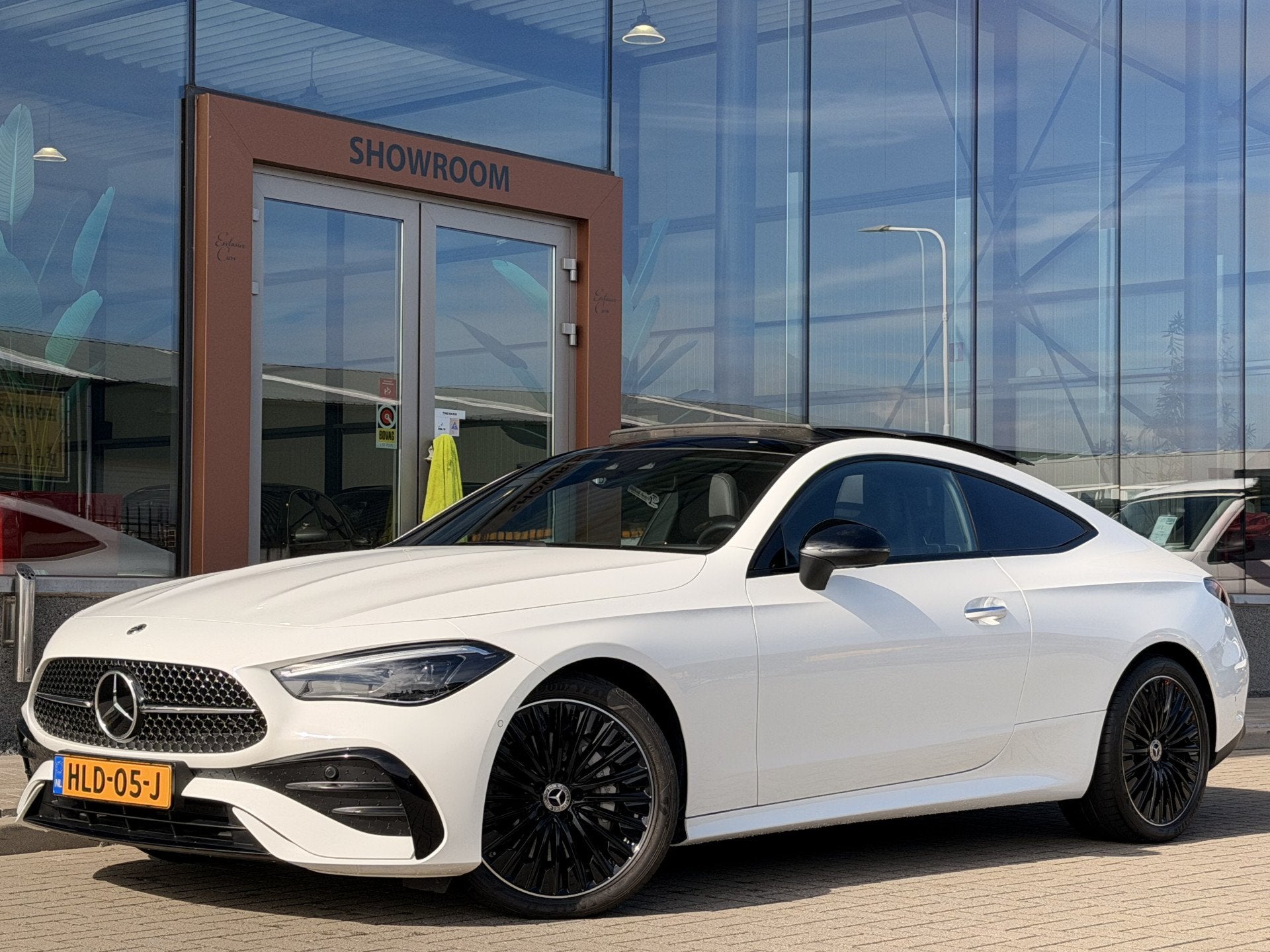 Mercedes-Benz CLE Coupé 200 AMG Line | Pano. dak | Night pa, Auto's, Automaat, Euro 6, 4 cilinders, 4 stoelen